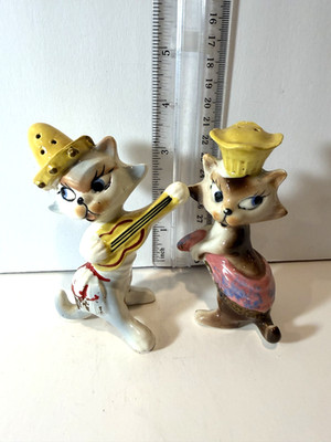 Anthropomorphic Porcelain Cat Figures Salt & Pepper shakers ~ MEOW