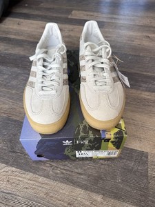 adidas gazelle silver green womens Adidas x Kith x Clarks Unisex 8th Street Samba Chalk White Low Top Sneakers main image 1