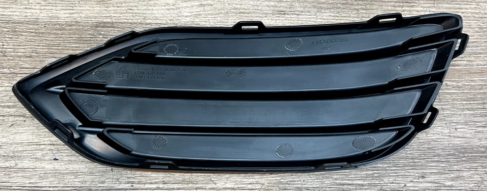 Cubierta Honda HR-V 2019-2022, L. FR. FOGLIGHT OEM Parte # 71106-T7A-J20 Foto 2 de 4
