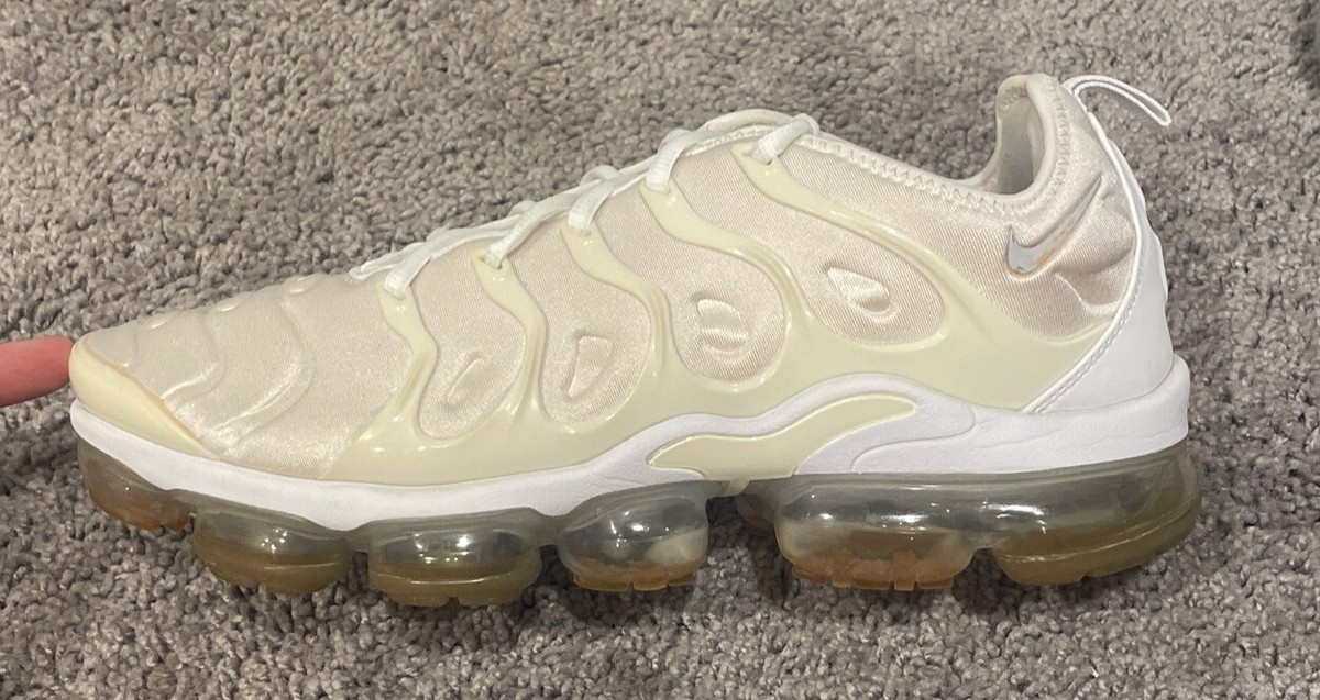 nike air vapormax plus cream