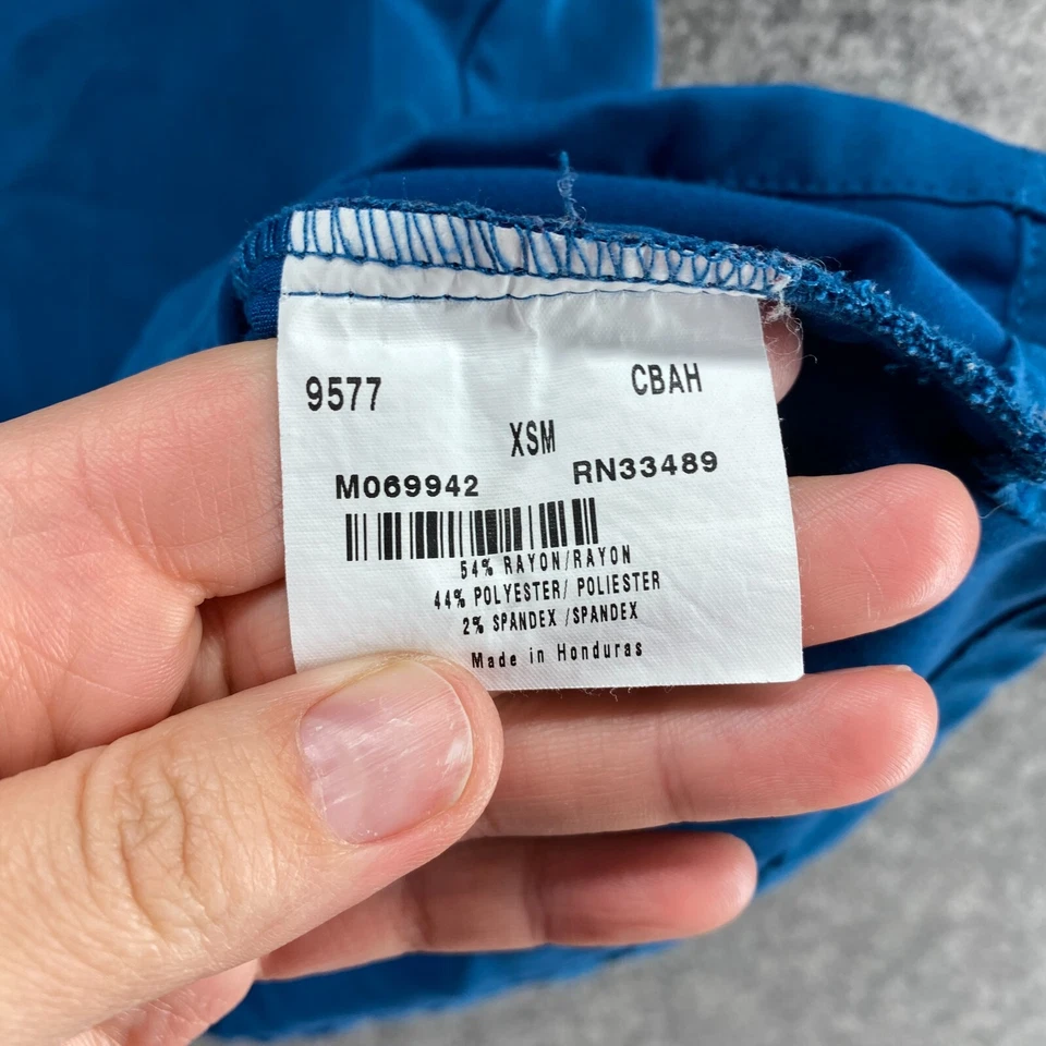 Blusa Médica Urbane Ultimate para Mujer XS Azul Cuello en V Manga Corta Bolsillos Rayón Foto 4 de 4