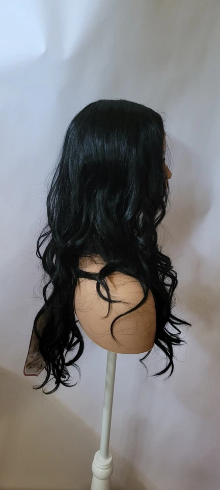 PELUCA DELANTERA LARGA NATURAL ONDA GRANDE ENCAJE NEGRA-BOBBI BOSS PREMIUM SINTÉTICA  Foto 3 de 4