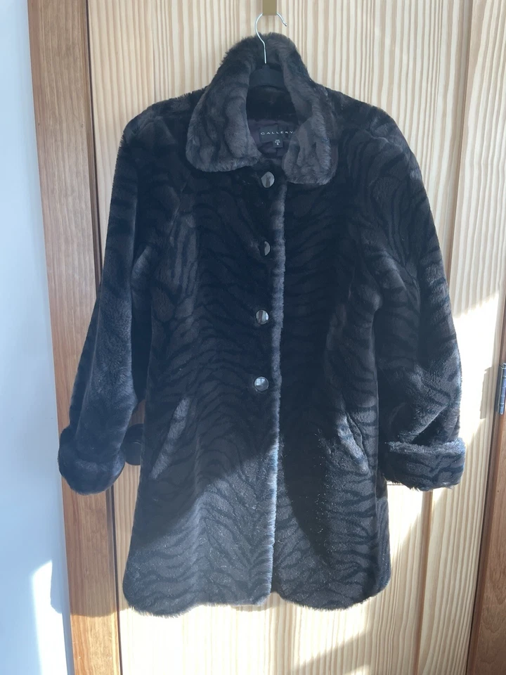 Chaqueta de Invierno Gallery Marrón y Negro Suave Imitación Piel Estampado Cebra Talla S Hecha en EE. UU. Perf Foto 2 de 4