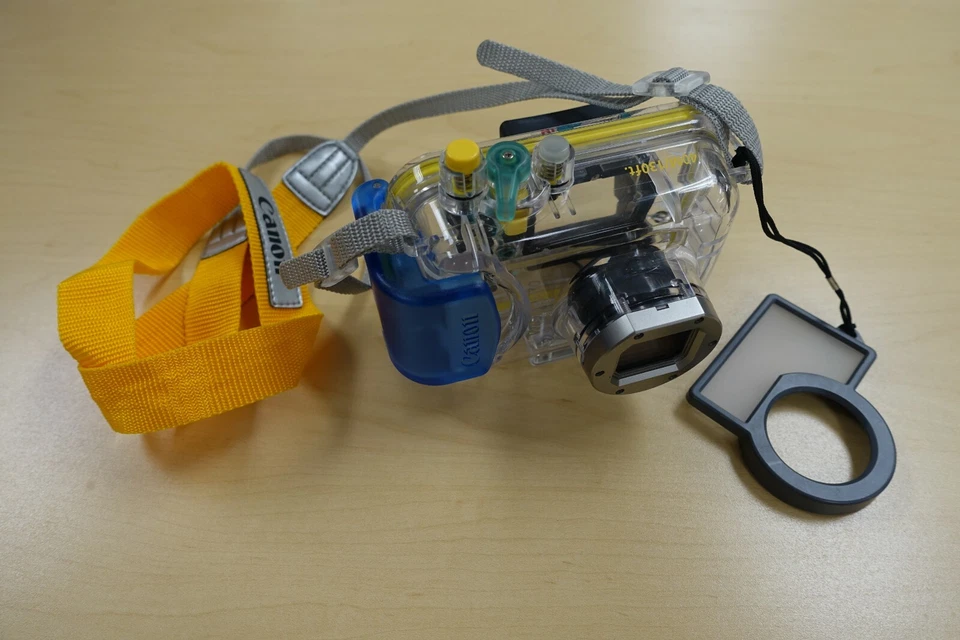 Estuche para cámara digital Canon WP-DC70 40 M/130 pies. (USADO - MUY LIMPIO) Foto 4 de 4