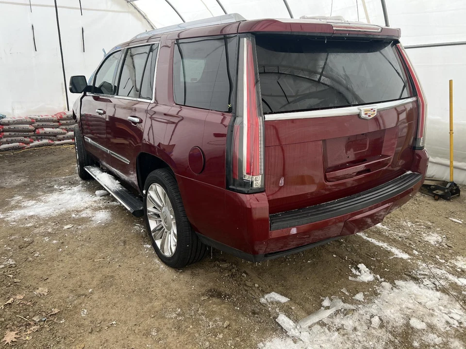 Used Front Drive Axle Shaft fits: 2016 Cadillac Escalade front axle Front Grade - Image 4 of 4