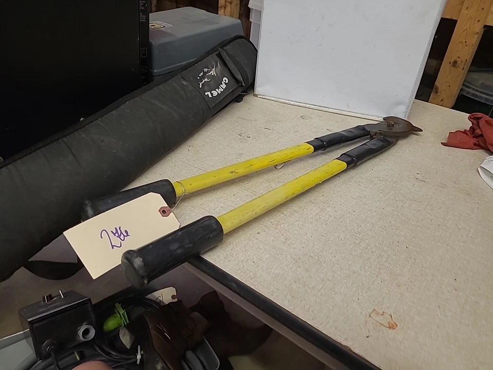 HK Porter 0290FCS Copper / Aluminum Cutter Cable Shear 1-3/8'' Capacity - Image 4 of 4