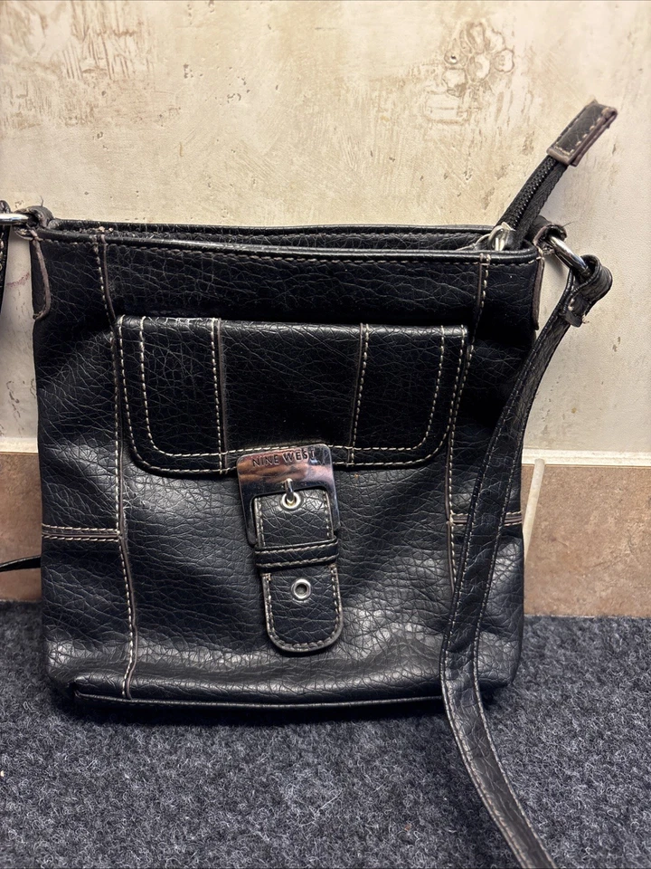 Черная сумка через плечо Nine West - Изображение 2 из 4