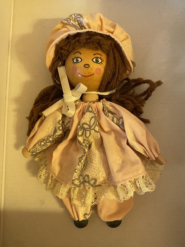 Vintage Clothes Pin Handmade Doll/bonnet