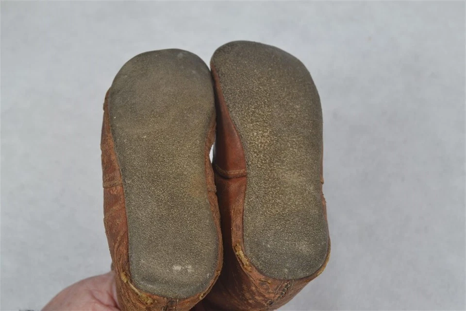 antiguos zapatos bebé muñeca botón alto cuero marrón siglo XIX original 1800 Foto 3 de 4