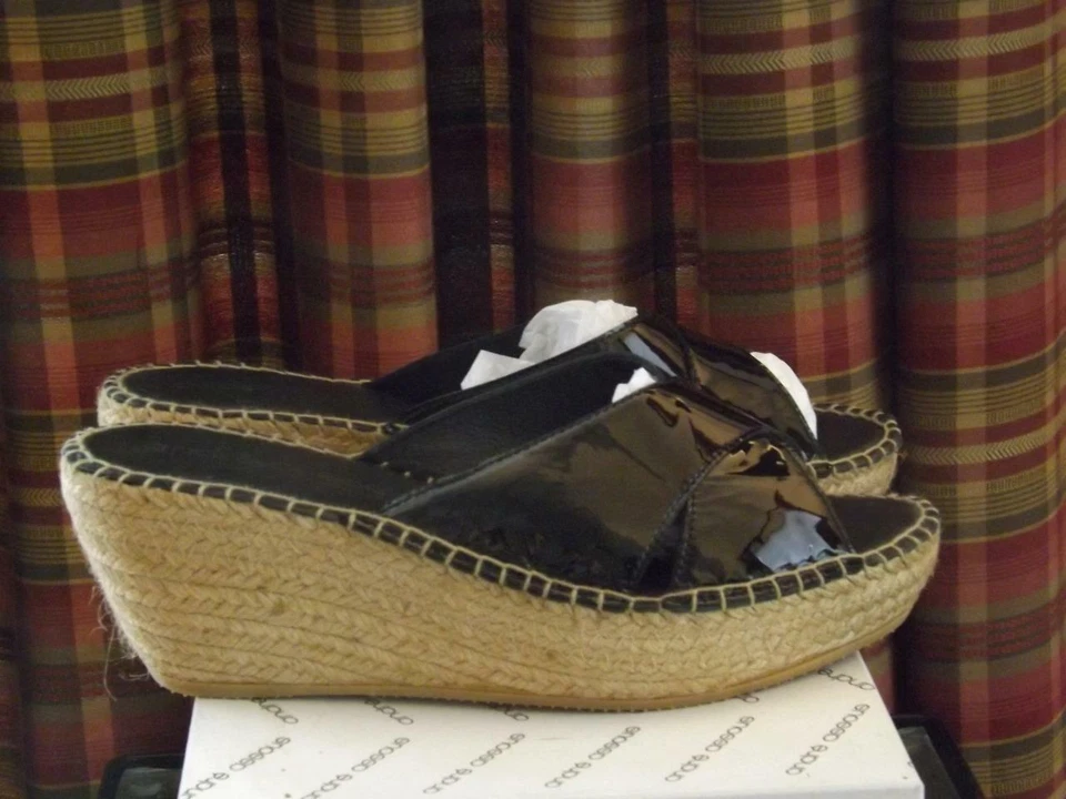 Andre Assous Ashlee Black Patent Leather Slide Shoe Sandal Sz 10 - Image 3 of 4