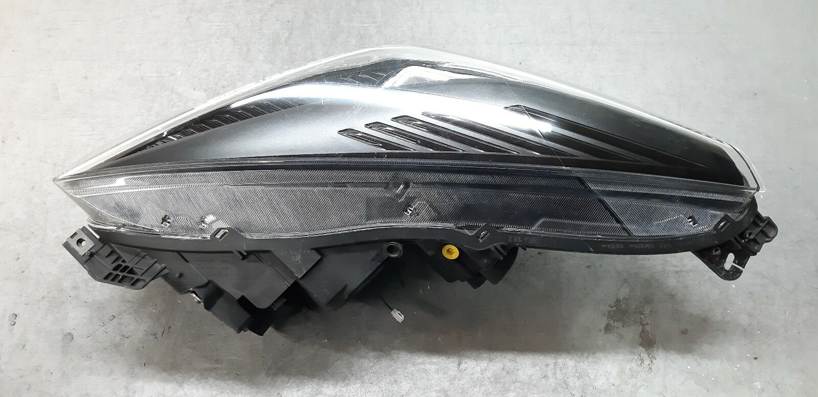 Ford Kuga Xenon Headlight Driver Side 2017-2019 90156408 Gv41 
