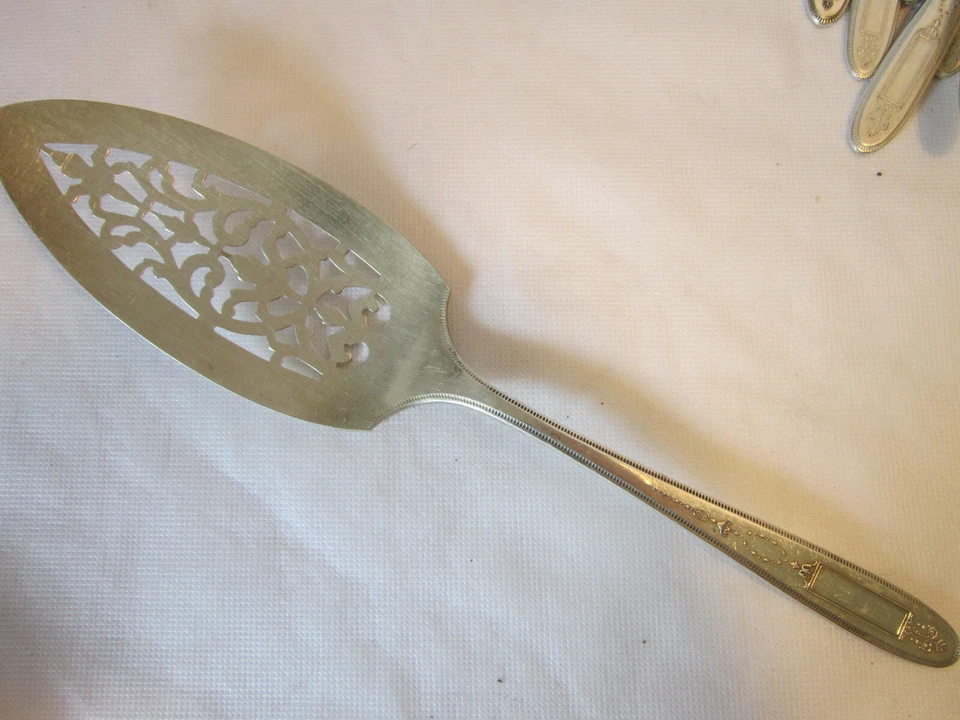 1921 Community Plate GROSVENOR Silverplate Flatware *CHOICE* - Image 2 of 4