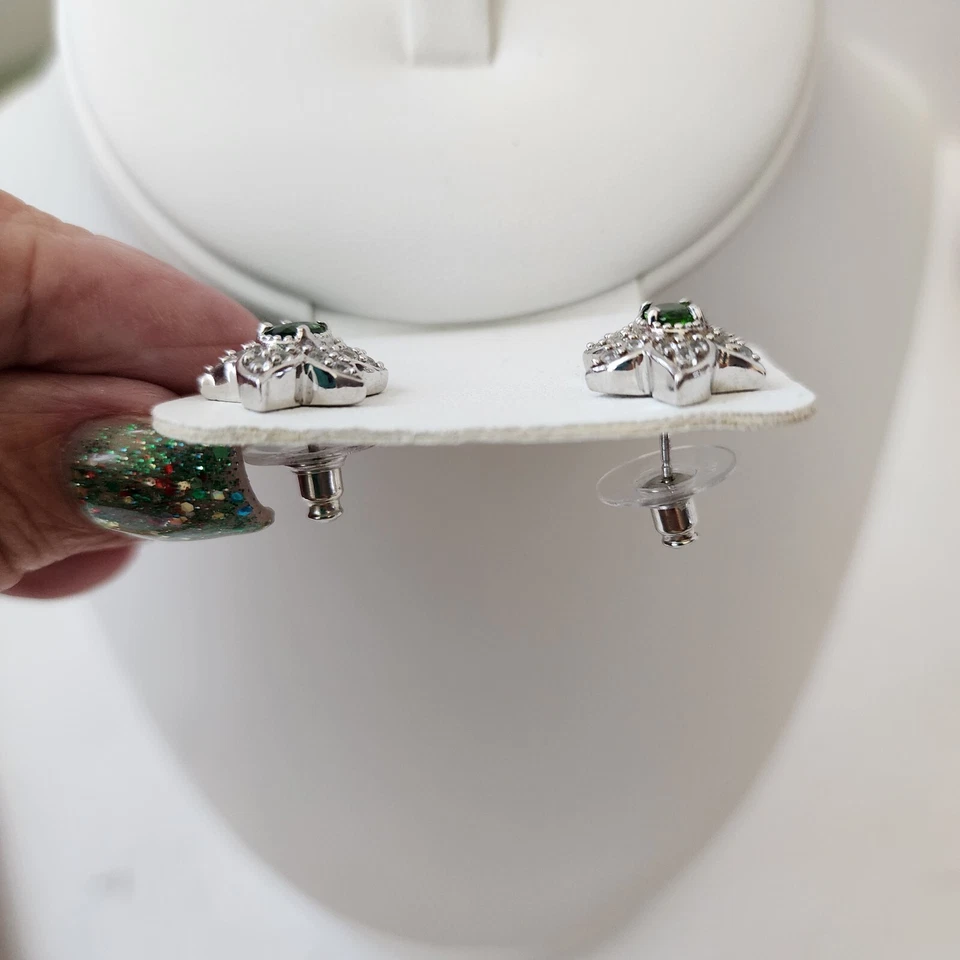 Pendientes D'Joy Natural Ruso Diópsido y Circón Platino Sobre Plata de Ley Foto 3 de 4