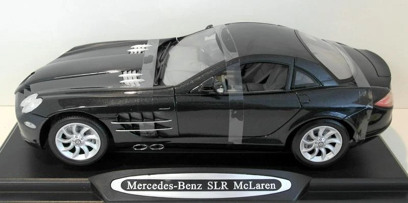 Motormax 1/12 Scale diecast - 73014 Mercedes Benz McLaren SLR Metallic Black - Image 4 of 4