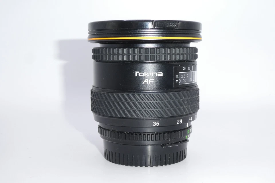 Tokina AF 20-35mm f/3.5-4.5 Wide Angle Zoom Lens - Nikon F Mount - Image 2 of 4