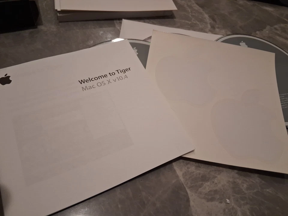 Original MacBook Pro Mac OS X 10.4.5 Install 2 Discs 2006 2Z691-5798-A & 5607-A - Image 2 of 4