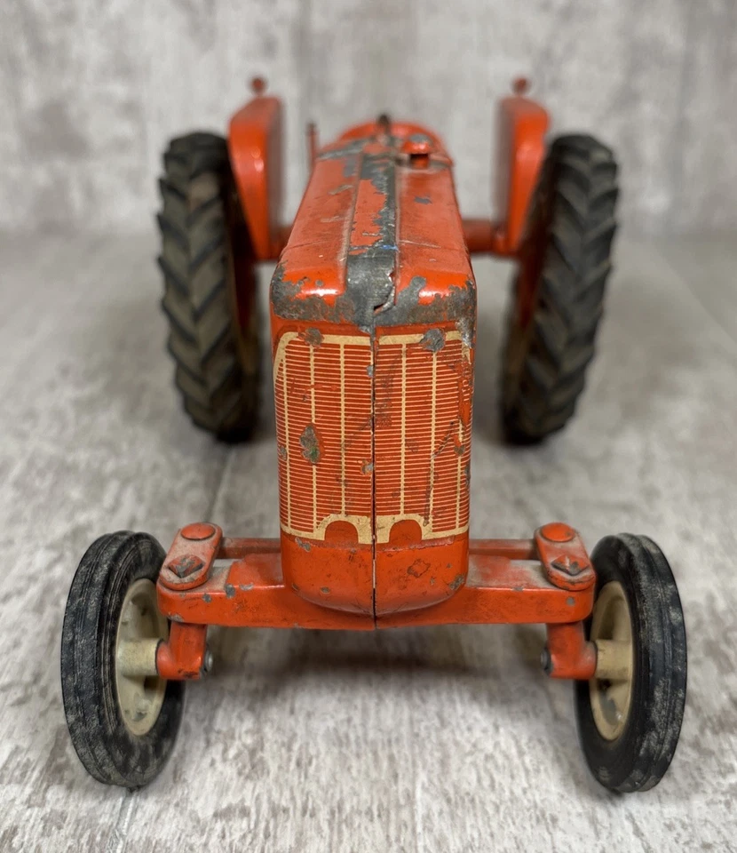 1/16 Ertl Eska Allis Chalmers D-17 Wide Front Tractor Diecast #1 - Image 2 of 4
