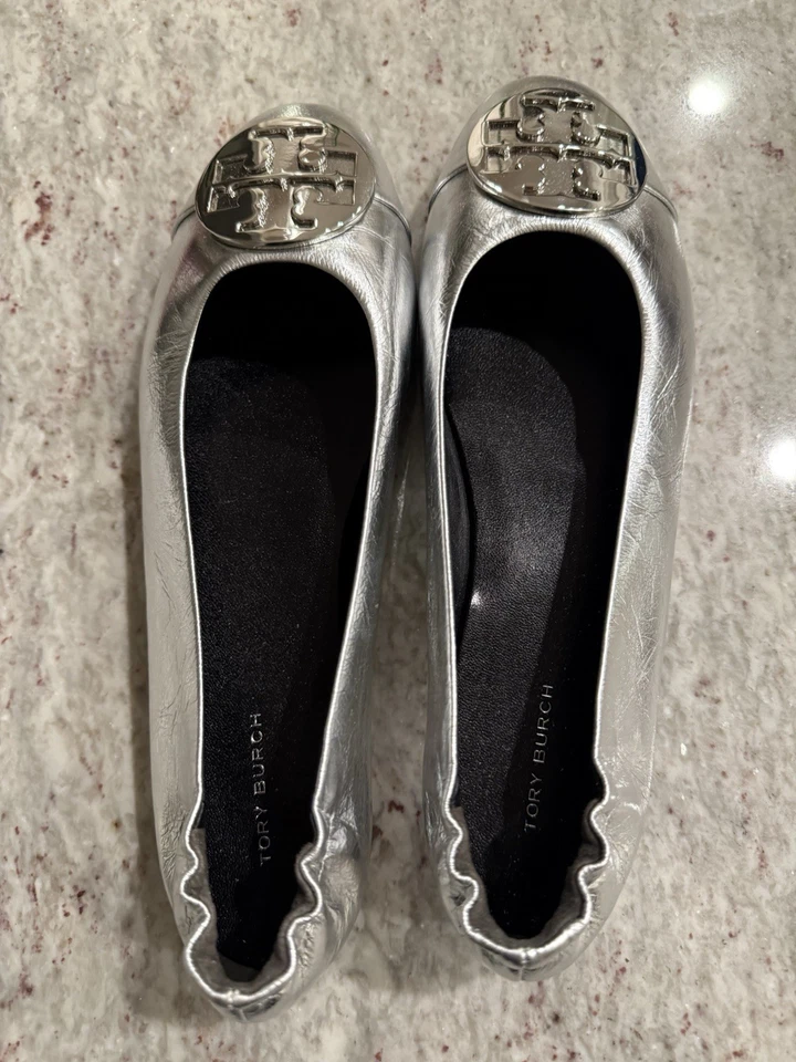Ballet de viaje Tory Burch Reva plateado nuevo sin etiquetas talla 9 Foto 3 de 4