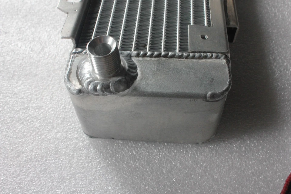 Enfriador de aceite de aluminio Fit Mercedes-Benz R107 C107 380 / 500 SL 1981-1985 Foto 4 de 4