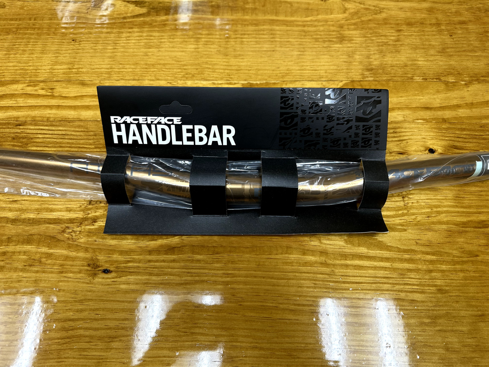 RaceFace Atlas 35 Handlebar 35 x 820mm 20mm Rise Kash Money