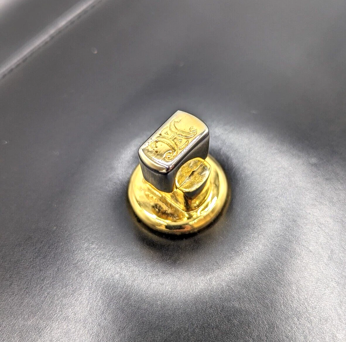 Borsa a tracolla "RARA" CELINE Triomphe punta di cavallo pelle nero oro ferramenta #255