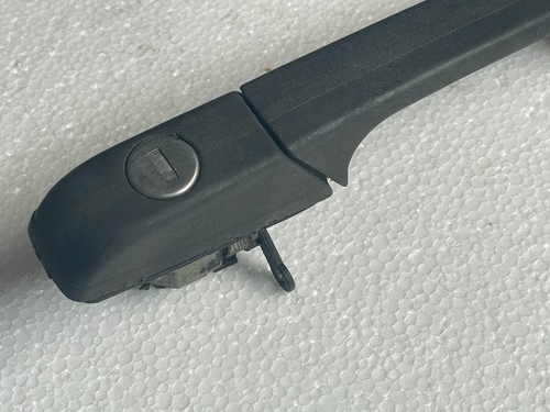 Range Rover P38 LHD HANDLE ASSEMBLY-FRONT LEFT DOOR - Picture 4 of 9
