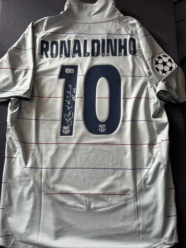 Ronaldinho SIGNED AUTO Barcelona AWAY NIKE Soccer Jersey BECKETT BAS COA - J13