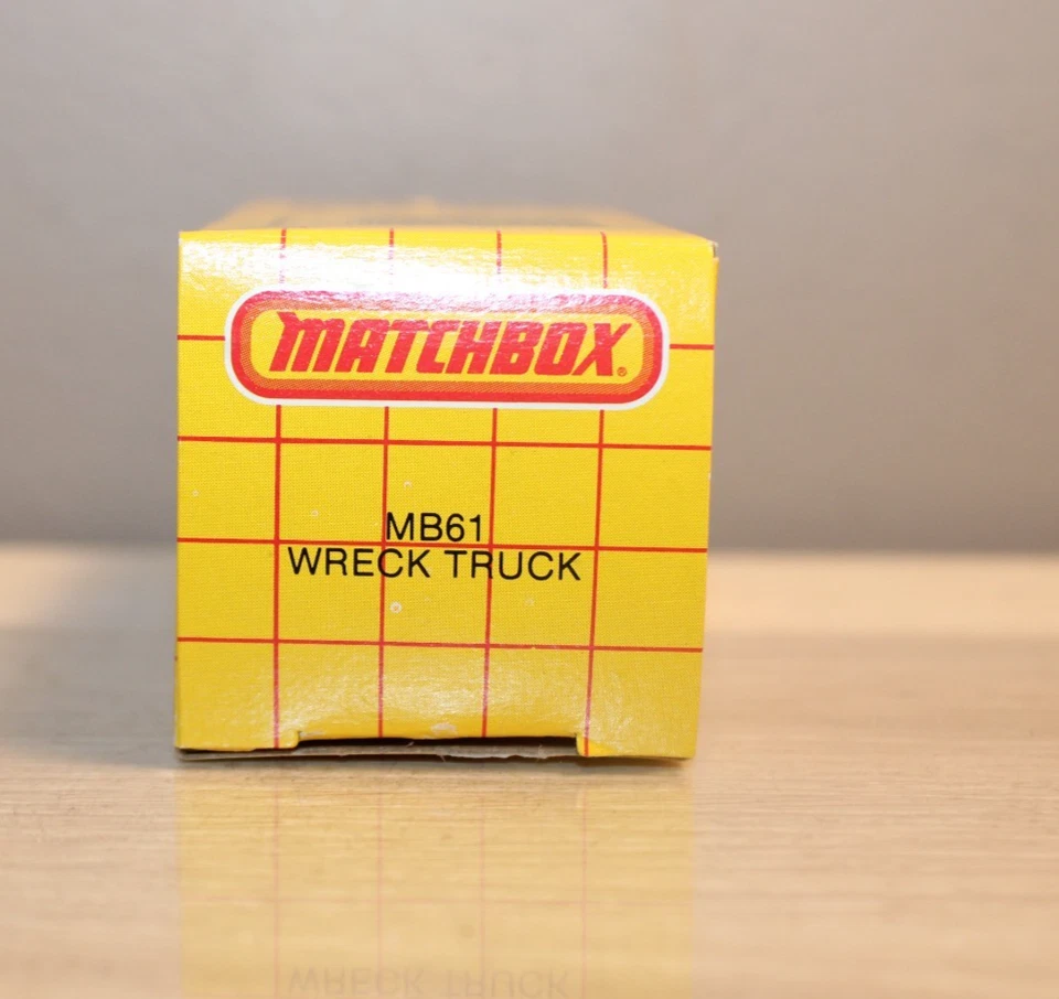 MATCHBOX MB61 PETERBILT WRECK POLICE TOW TRUCK NOS VINTAGE 1981 - Image 2 of 4