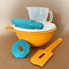 Tupperware Kids 5 Piece Baking Set Thatsa Bowl, Measuring Cup, Spatula  New