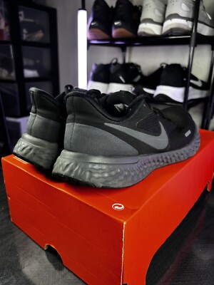 Nike Revolution 5 Shoes Mens Size 10 Running Athletic BQ3207-600 Revolution 5 main image 3