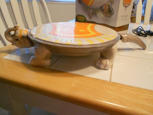 ELEPHANT CAKE STAND WITH SLICER-IN BOX-HOME ESSENTIALS - Picture 2 of 9