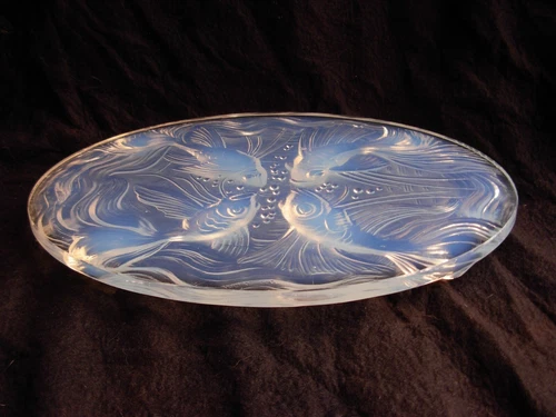 VERLYS, FRENCH ART DECO OPALESCENT GLASS TRIVET,FISH PATTERN,SIGNED?1930s YEARS.