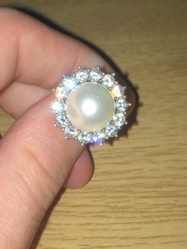 Vintage 925 Sterling Silver Cluster Ring with CZ Stones & Simulated Pearl Size K - Image 3 of 4
