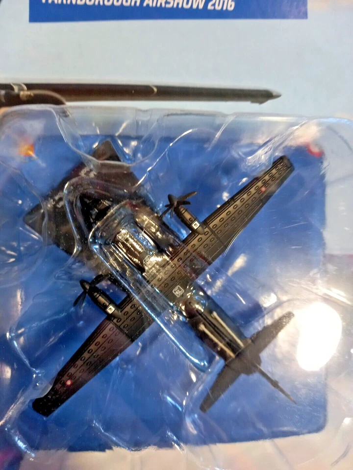 Aeronautica Militare N. 1-2 - MC-27j Praetorian + MB-339 PAN, nuovi - Immagine 3 di 4