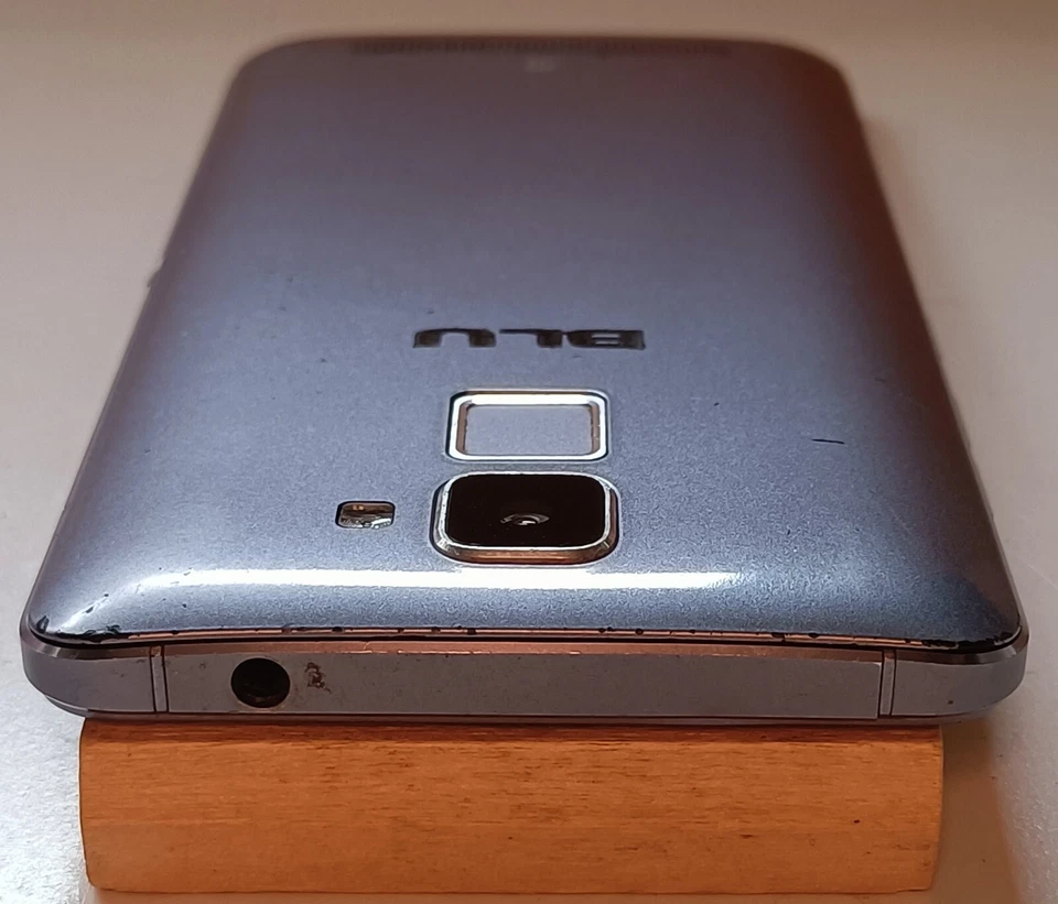 Blu Life Mark Dual SIM Smartphone **UNTESTED AS NO BATTERY** - Image 4 of 4