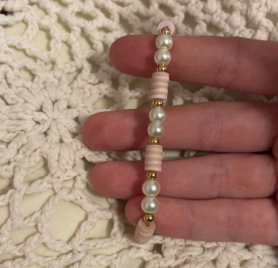 Pulsera hecha a mano inspirada en bailarina coqueta con perlas (oro) Foto 3 de 3