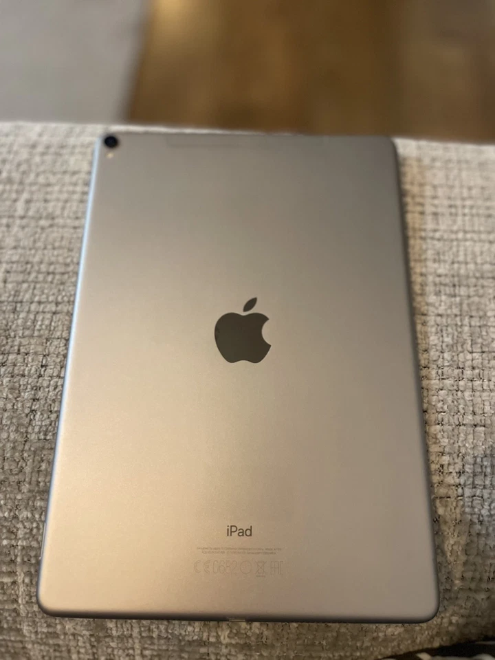 Apple iPad Pro 10.5-inch · 256GB · Cellular, Foto 2 von 5