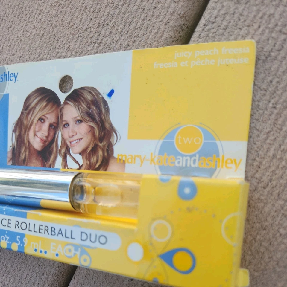 Mary Kate and Ashley one and Two 2006 eau de toilette perfume spray 0,20 OZ dúo Foto 3 de 4