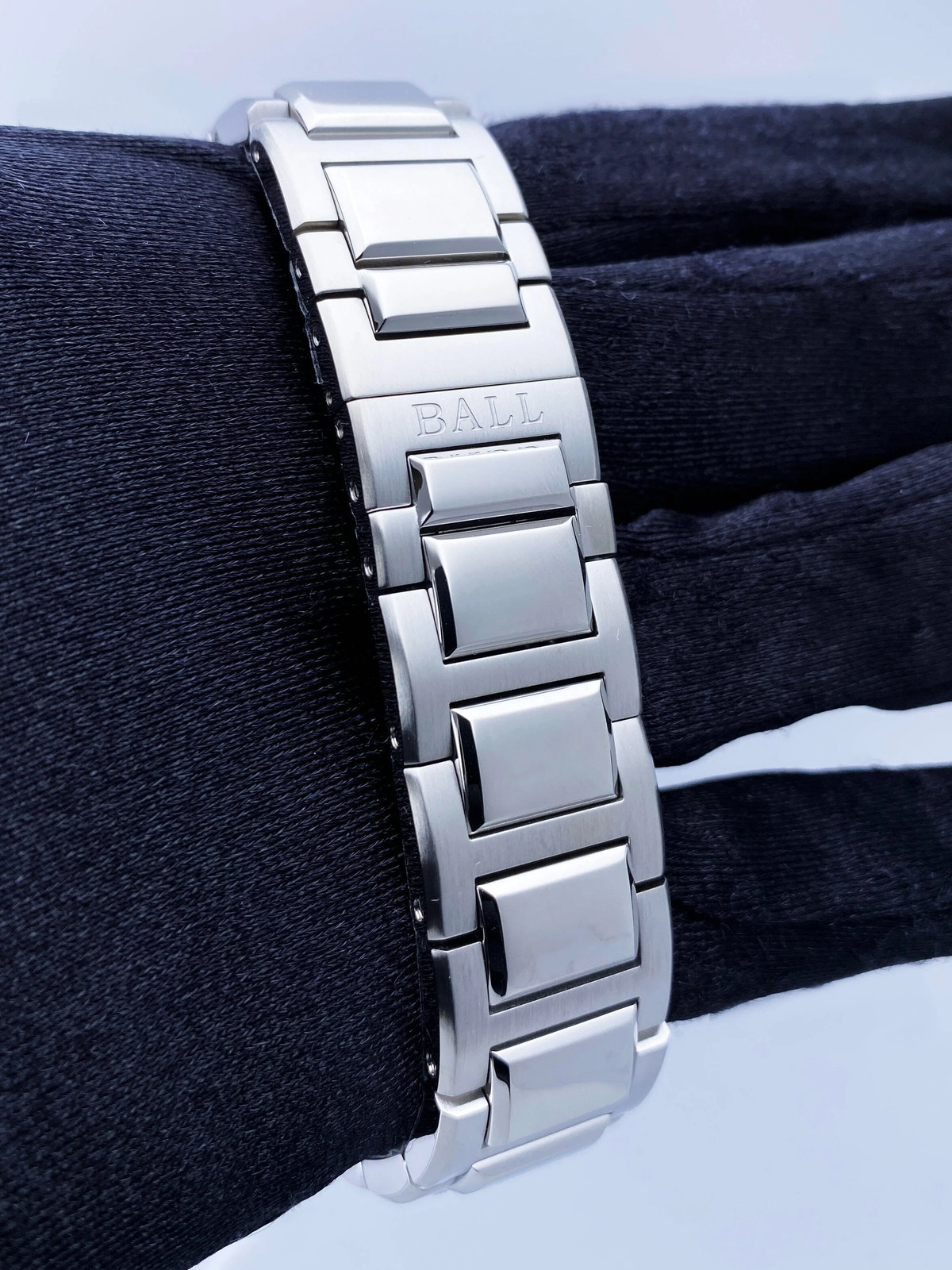 BALL Engineer III Marvelight Chronometer 40MM Ice… - image 7