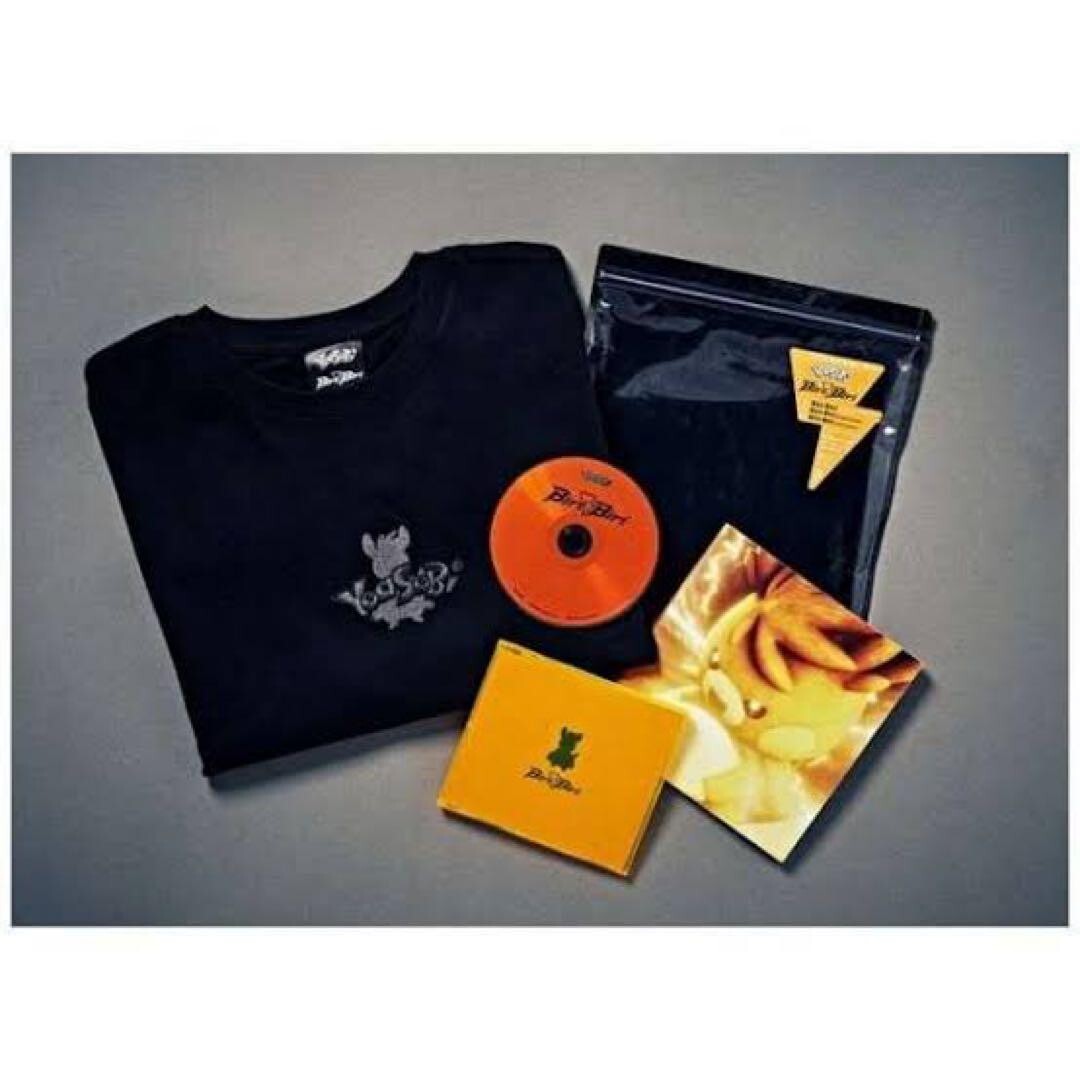 格安✨未開封✨YOASOBI biribiri CD&Tシャツ 白黒セット YOASOBI Biri-Biri CDs w/ Black and white T-shirts, Booklet