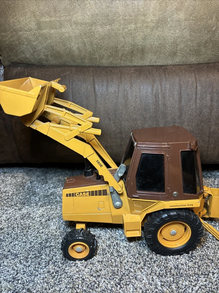 Vintage 1986 Case Metal Construction King Toy 580E 1/16th Scale - Image 3 of 3