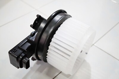 Toyota HILUX Revo 2015-19 DENSO Blower Motor for Manual Air