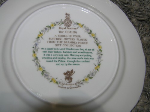 JUEGO DE SETOS ROYAL DOULTON BRAMBLY 4 PLACAS SALIDA SORPRESA PLAN DE REUNIÓN INVITACIÓN - Imagen 8 de 9