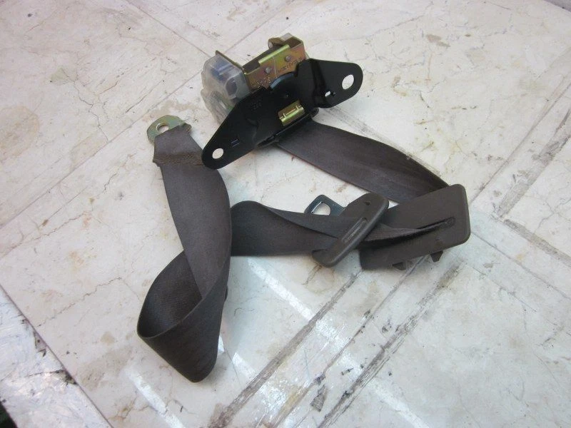 Cinturón de seguridad trasero lado pasajero derecho Lexus ES300 1992-1996 FABRICANTE DE EQUIPOS ORIGINALES Foto 3 de 4
