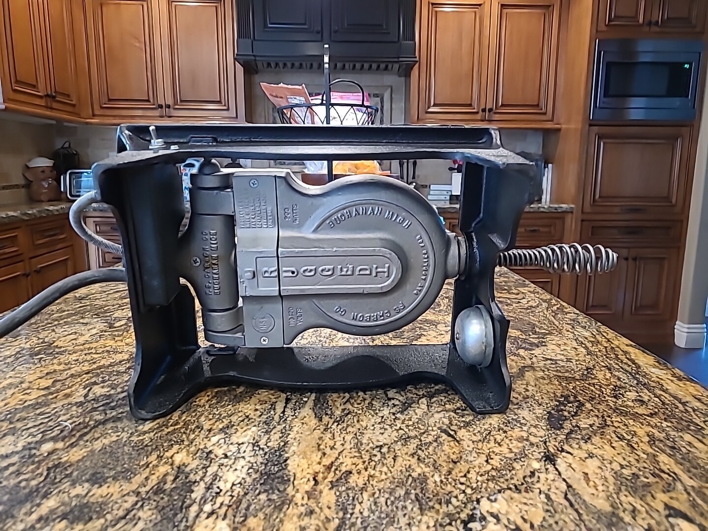 CARBON'S GOLDEN MALT WAFFLE MAKER, RUGGED FS CARBON USA, FAST COMMERCIAL, 110v