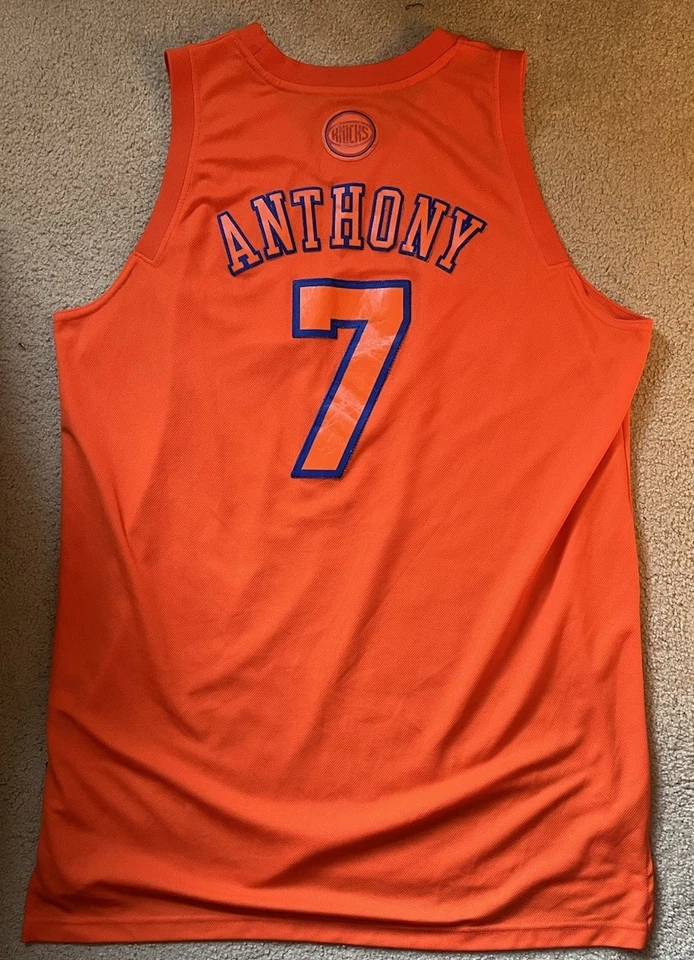 Carmelo Anthony Christmas Day Knicks Jersey Men’s Large - Image 2 of 4