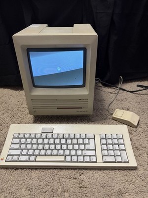 Apple Macintosh SE Vintage Desktop Computer M5011 w/ Keyboard & Mouse