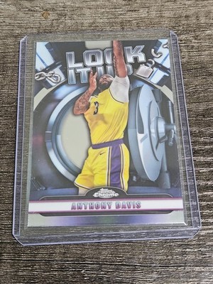 2025 Topps Chrome Anthony Davis Lock It Up LIU-4 Gold 5/50