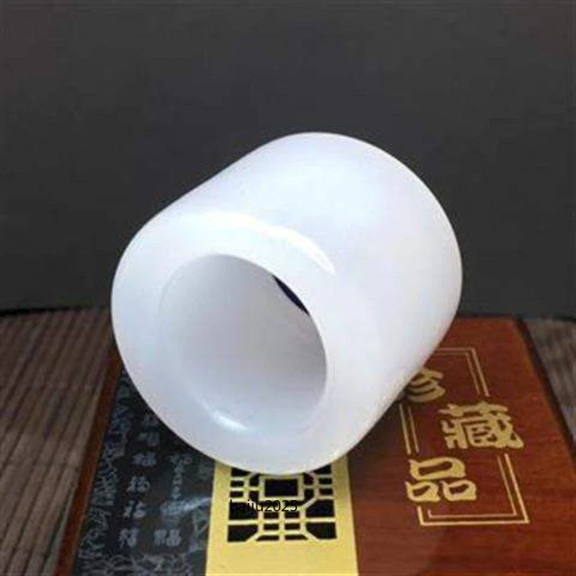 Anillo para pulgar de jade blanco de gamuza clase natural jade blanco Foto 3 de 4