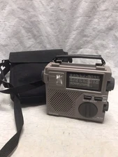 Grundig FR-200 World Band Receiver Hand Crank AM FM SW1 SW2 Radio